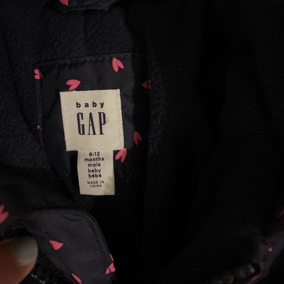 Gap Baby Snowsuit w detachable booties - Picture 2 of 2